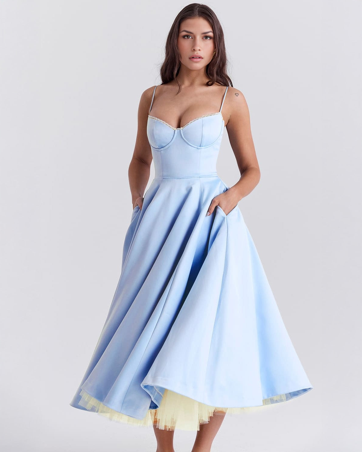 Selene | Robe mi-courte