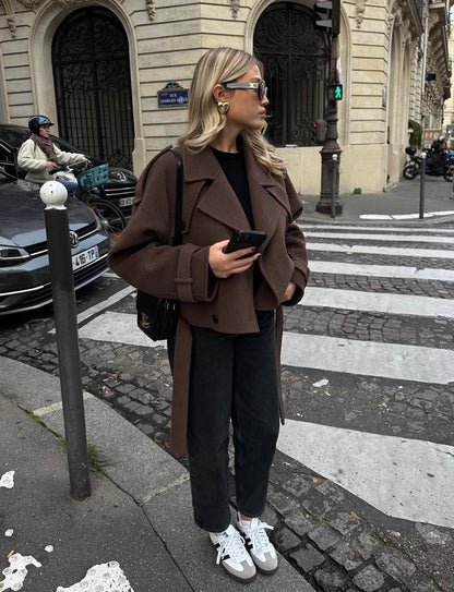 Ana | Élégant manteau court en laine avec ceinture