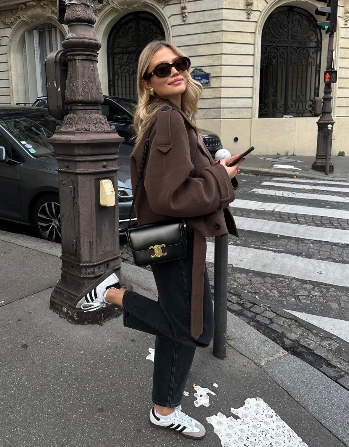 Ana | Élégant manteau court en laine avec ceinture